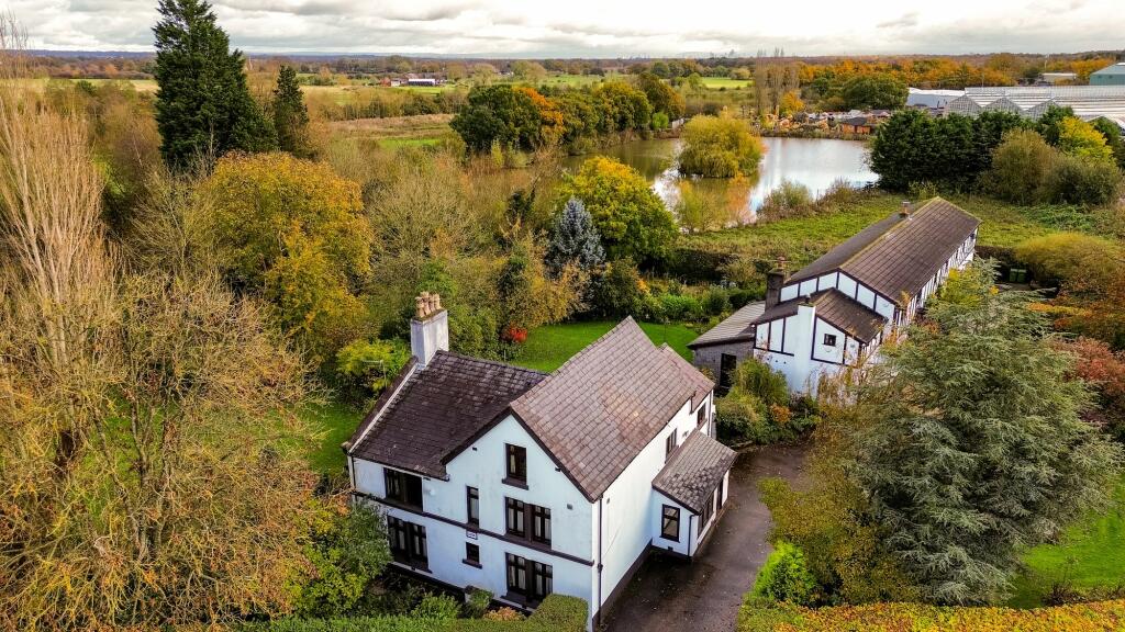 Speakman Barn, 357 Warrington Road, Leigh End, Glazebury, Warrington WA3 5NY. photo 2