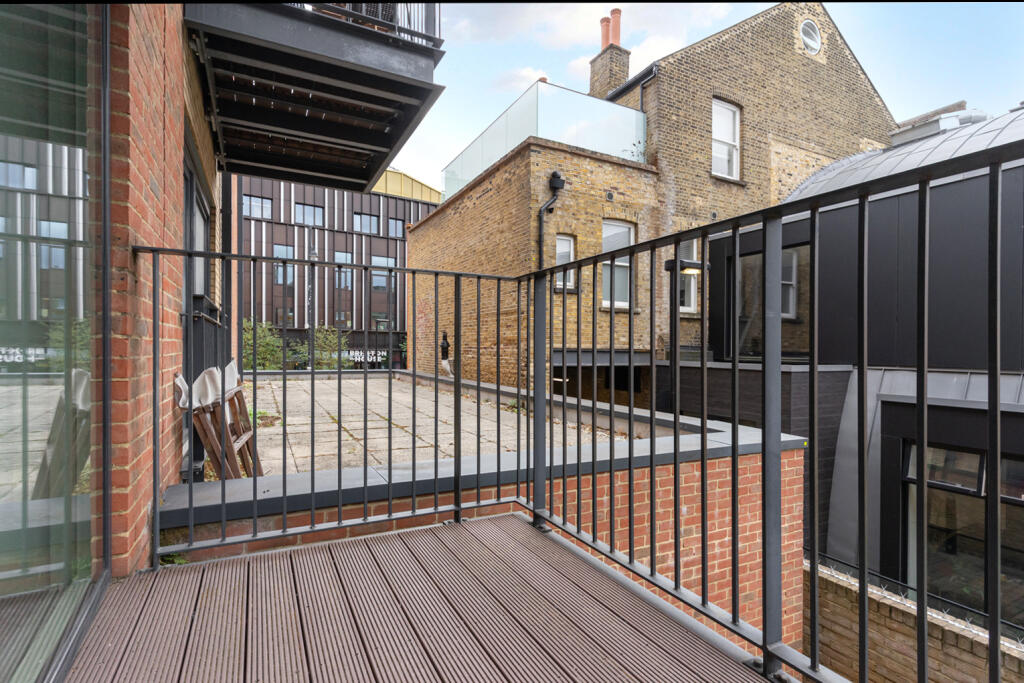 Apartment in London - View 2