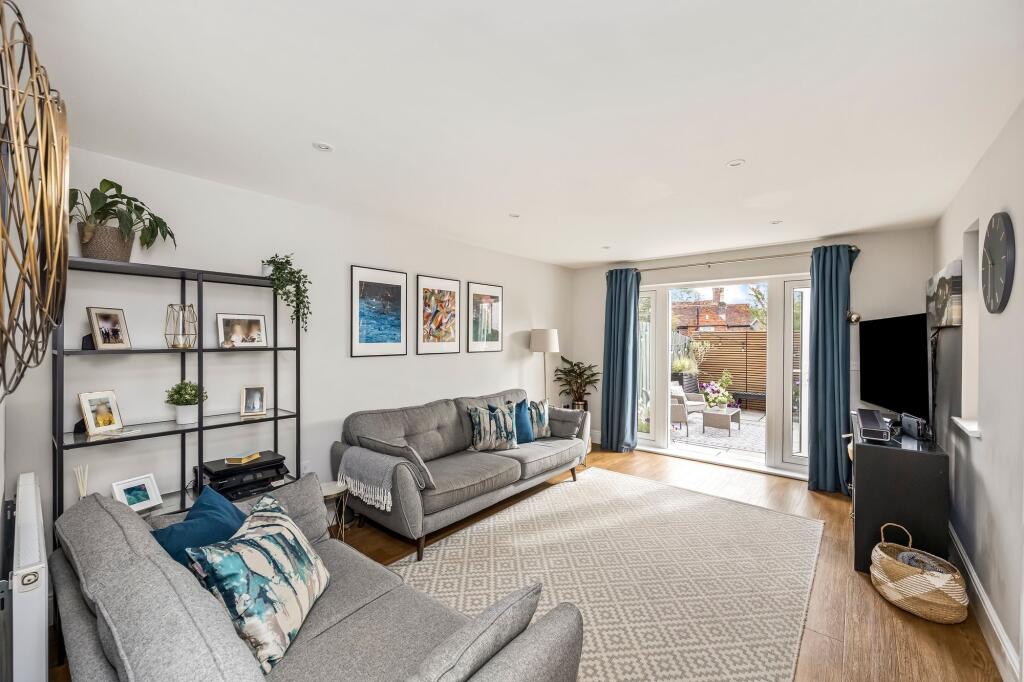 House in Redhill - View 3