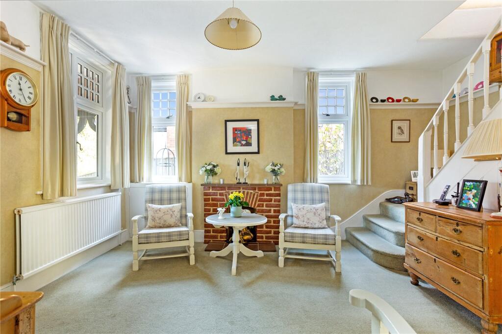 3 bed detached - Stevenson Crescent, Poole, Dorset, BH14 image 5