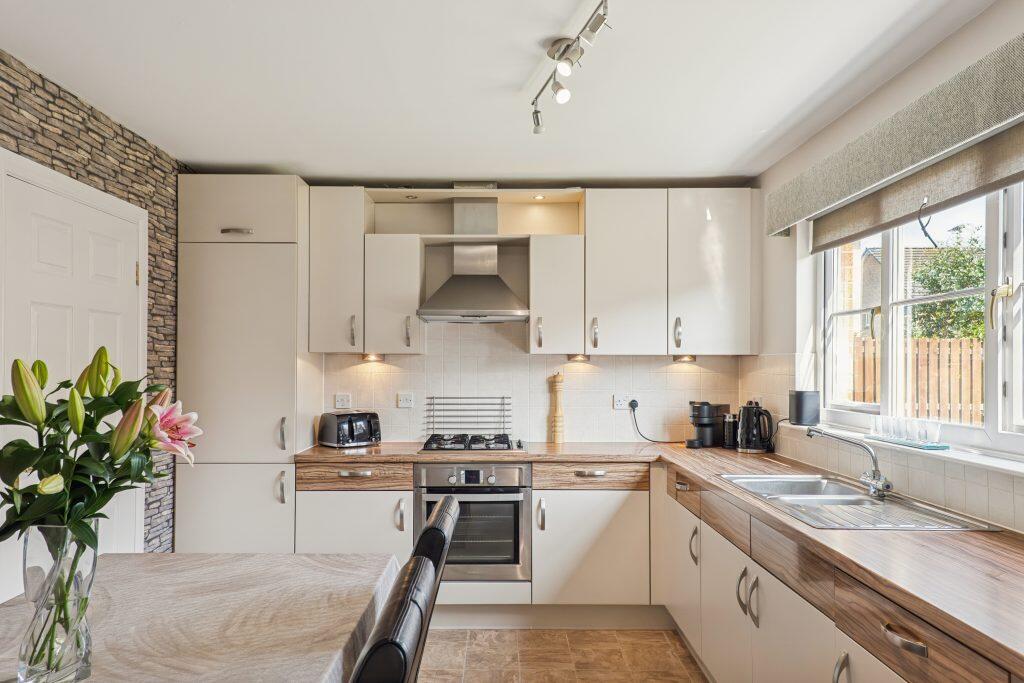 20 Honeysuckle Drive, Cumbernauld G68 9GF photo 4