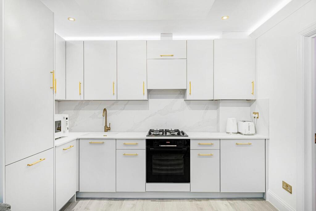 Apartment in London - View 5