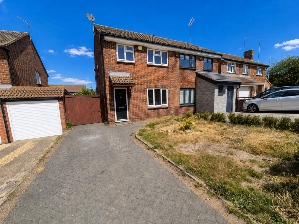 Main image of property: Enderby Road, Luton, Bedfordshire, LU3 2HQ
