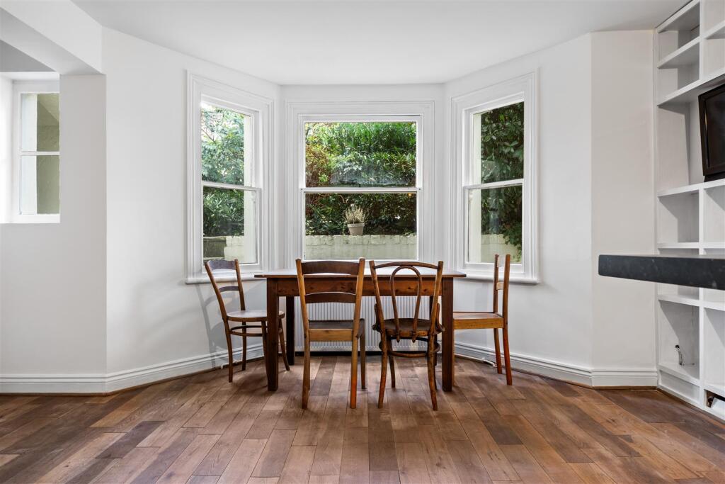 Apartment in Kingston upon Thames - View 5