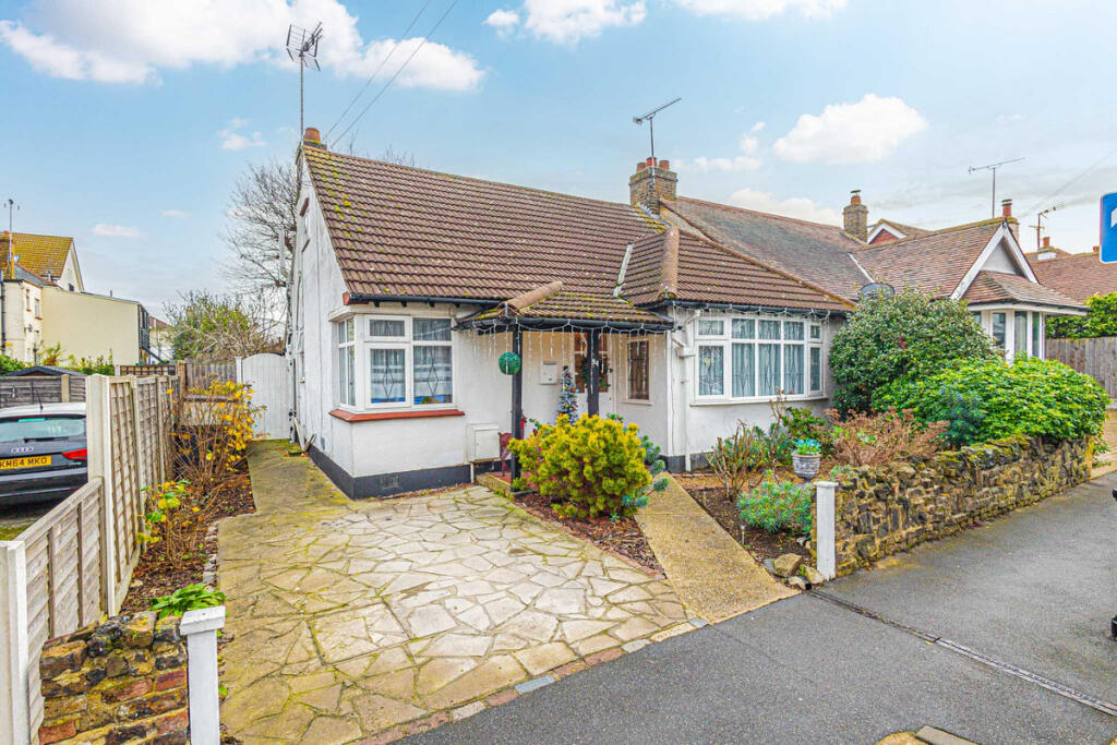 Main image of property: Cliffsea Grove, Leigh-on-sea, SS9