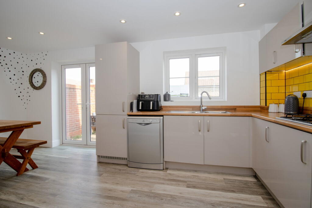 House in East Hampshire, Medstead - More