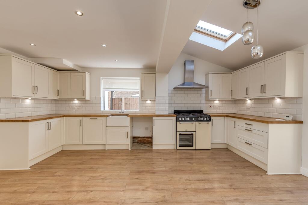 Vale Close, Appley Bridge, WN6 photo 3