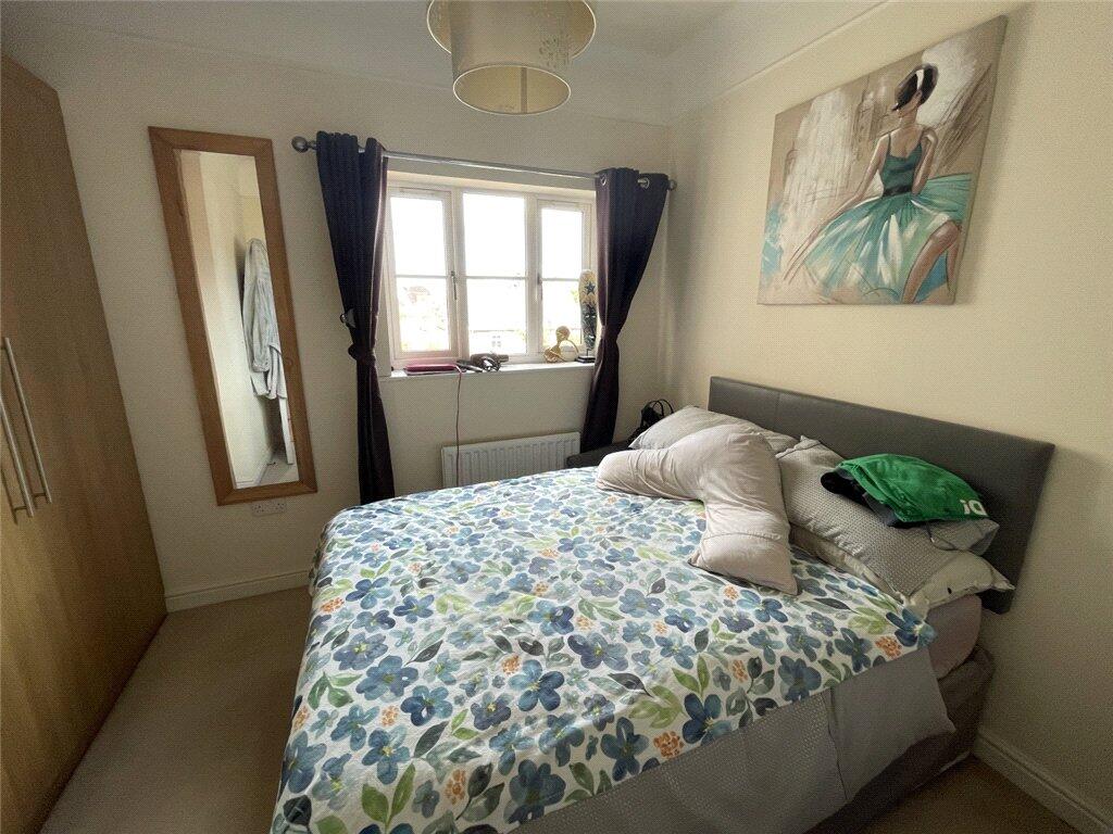 Apartment in Swindon, Coleview - View 5