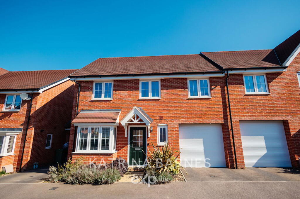 4 bedroom semi-detached house for sale in Phoenix Road, Braintree on Rightmove