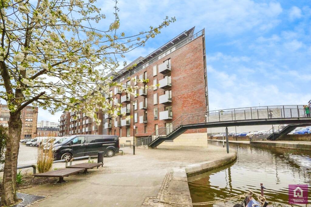 2-bed flat on Vantage Quay, 5 Brewer Street, Northern Quarter, Manchester City Centre, M1, £270,000