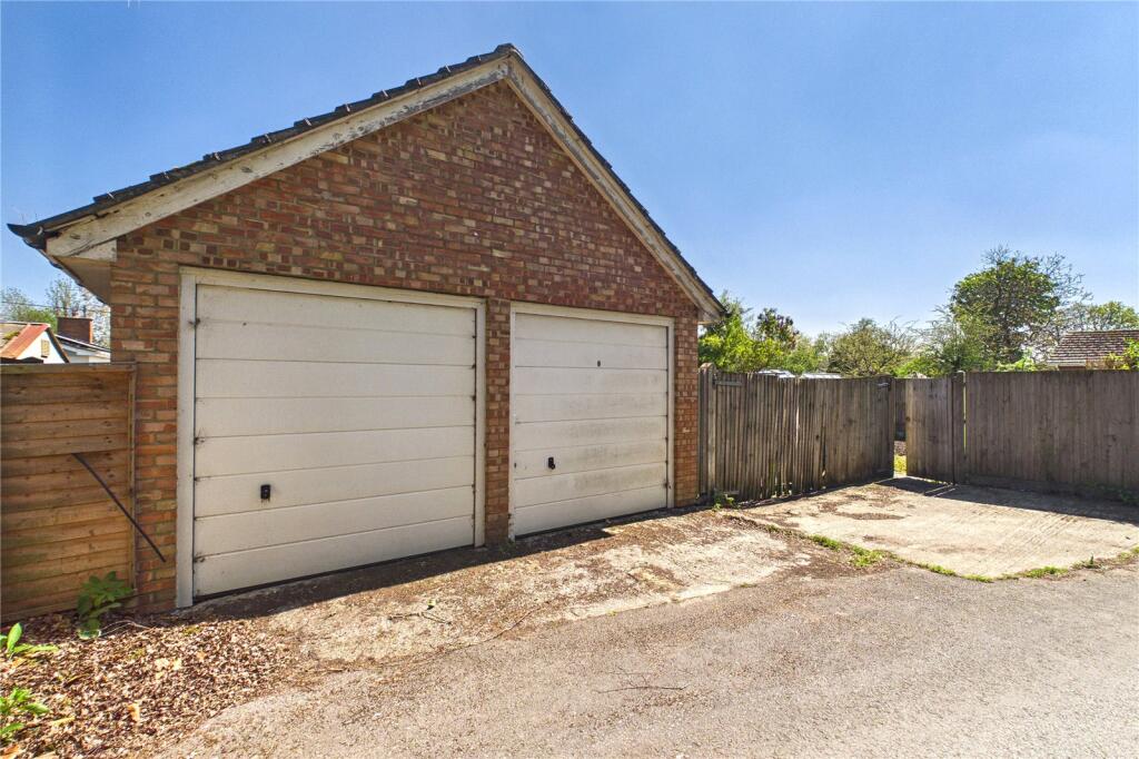 Pelican Road, Pamber Heath, Tadley, Hampshire, RG26 photo 5