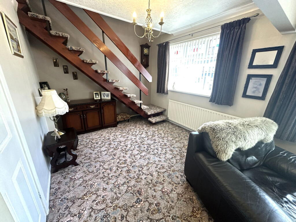 3 Angela Avenue, Royton, Oldham, OL2 6AQ photo 4