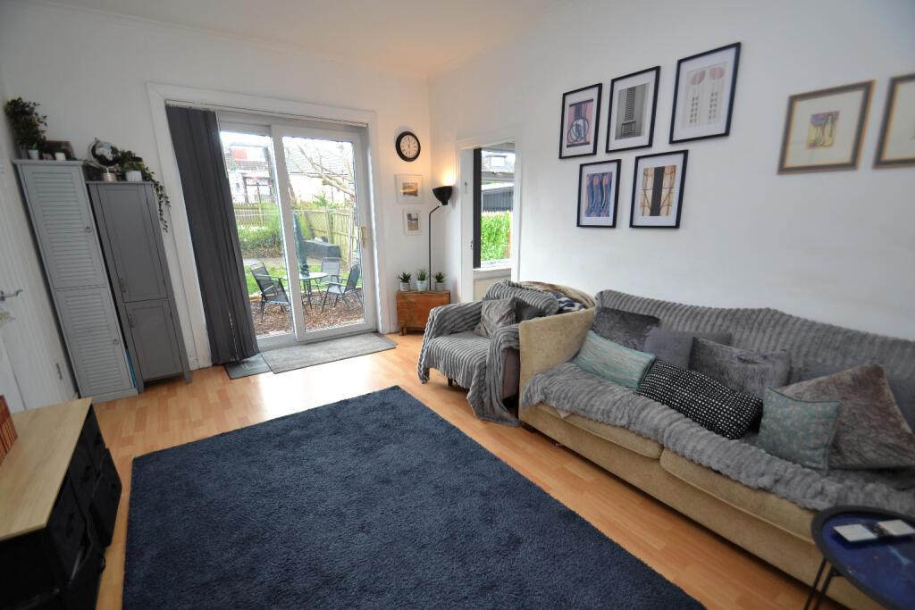 Apartment in Glasgow, South Lanarkshire - View 2
