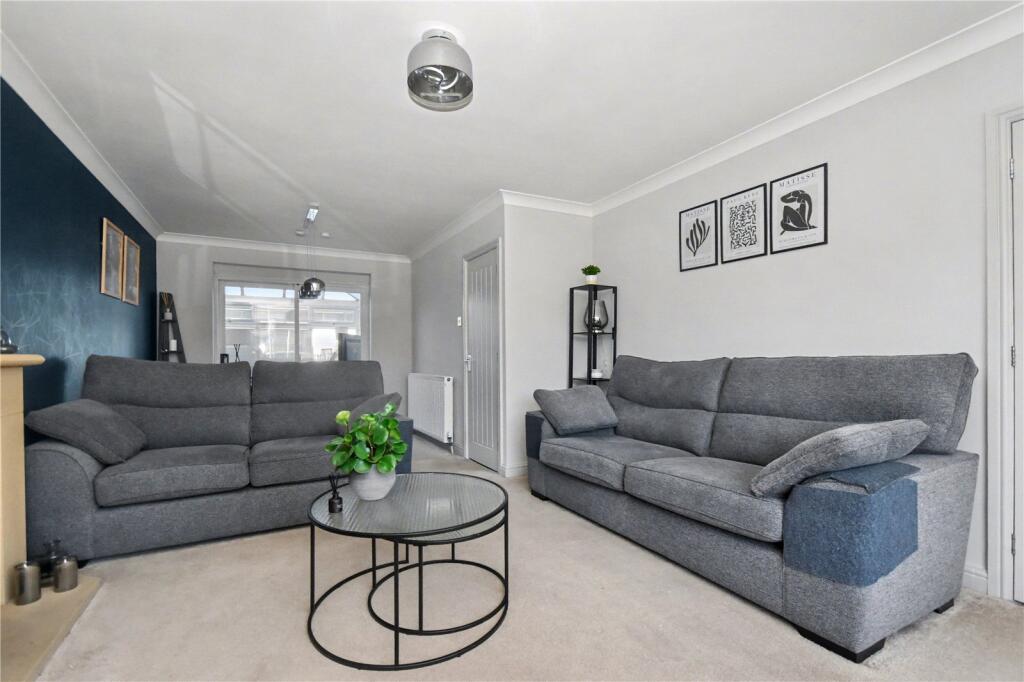 3-bed detached on Lyndon Avenue, Garforth, Leeds, West Yorkshire, £310,000