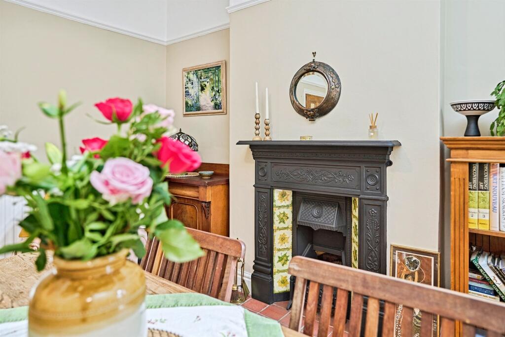 House in Sandwell, Bearwood - More