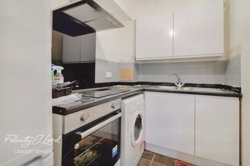 Main image of property: Peninsula Court, E14, London