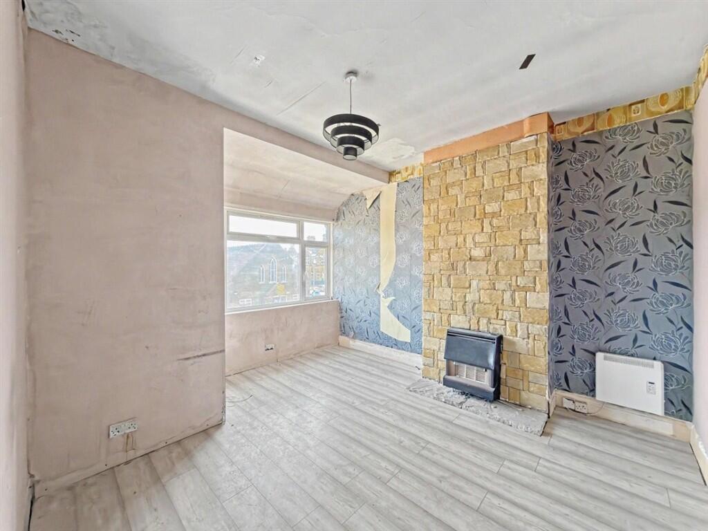 Apartment in Ilford - View 5