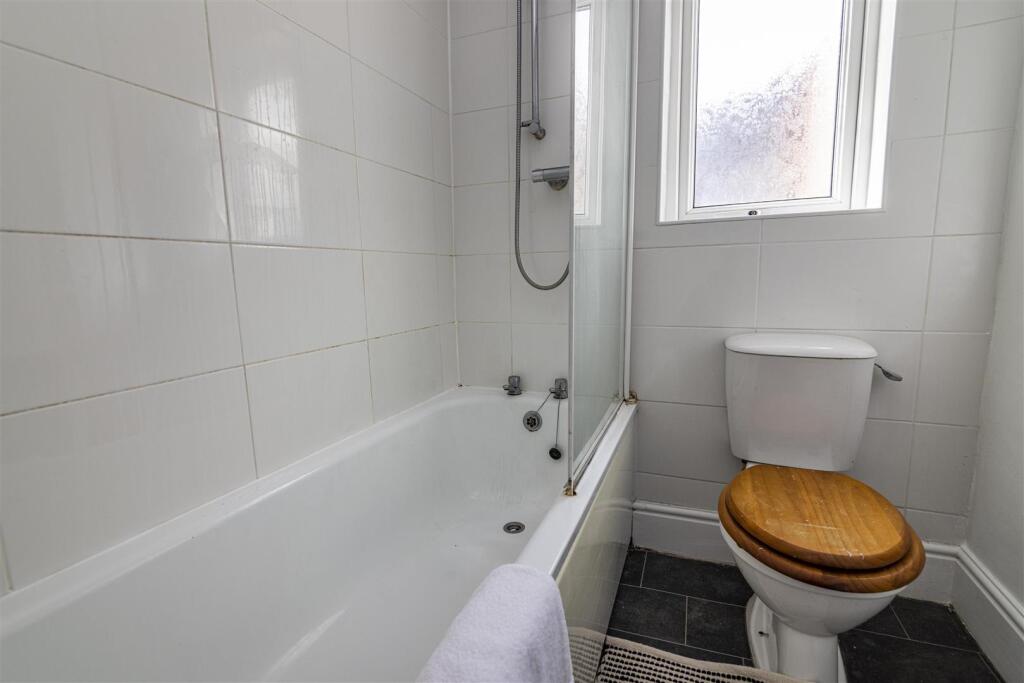 House in Rushcliffe, West Bridgford - View 4