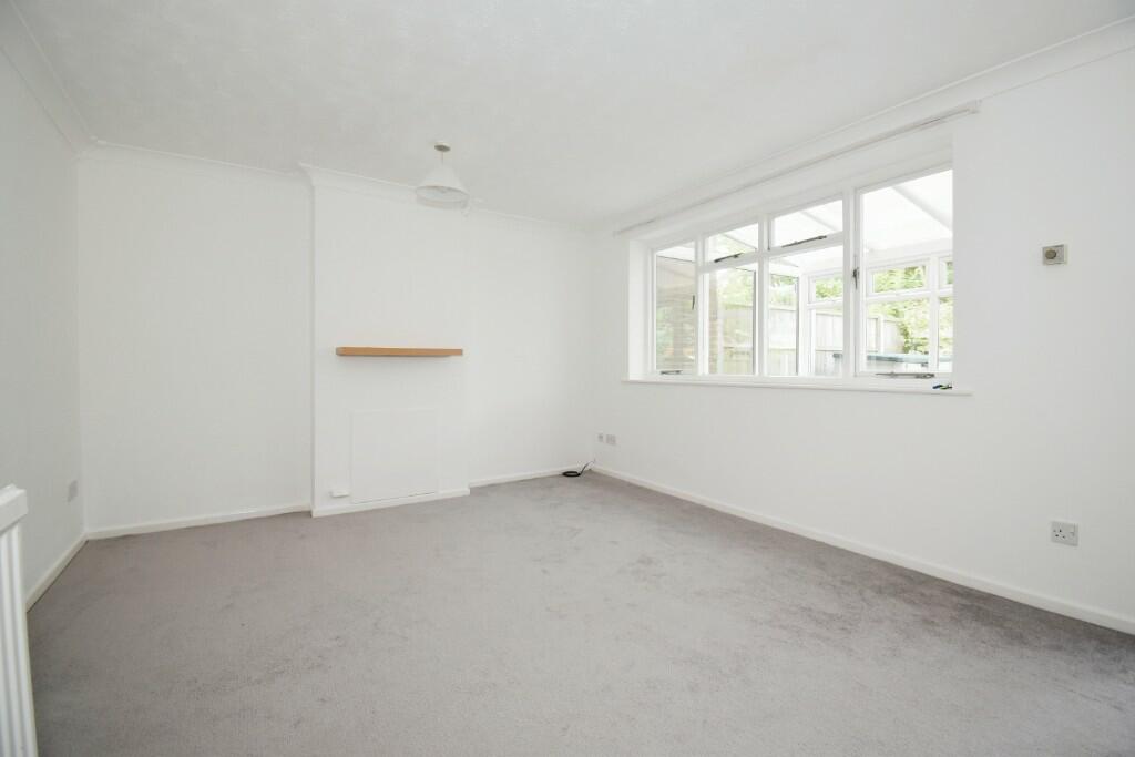 House in Fareham, Locks Heath - View 3