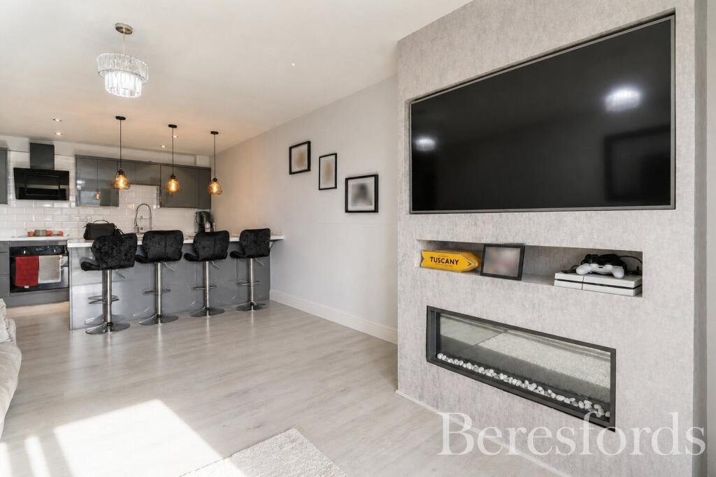Apartment in Chelmsford - View 4
