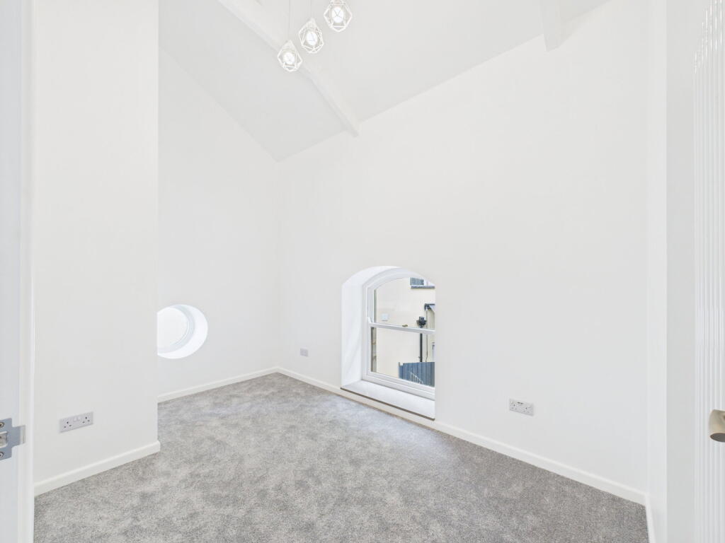 House in Torquay, Ellacombe - More