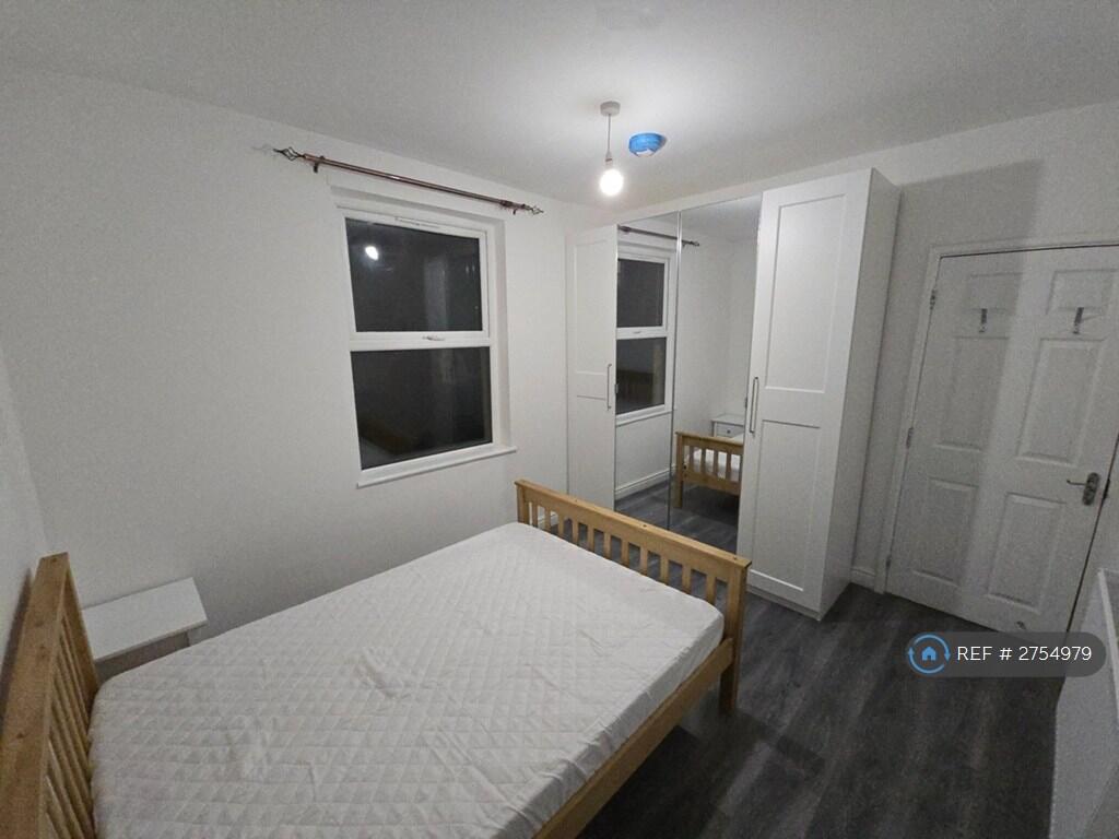1 bedroom house share for rent