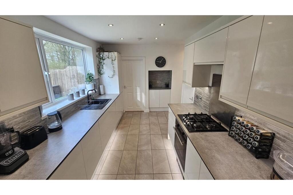 Meadowgate Road, Salford, M6 photo 3