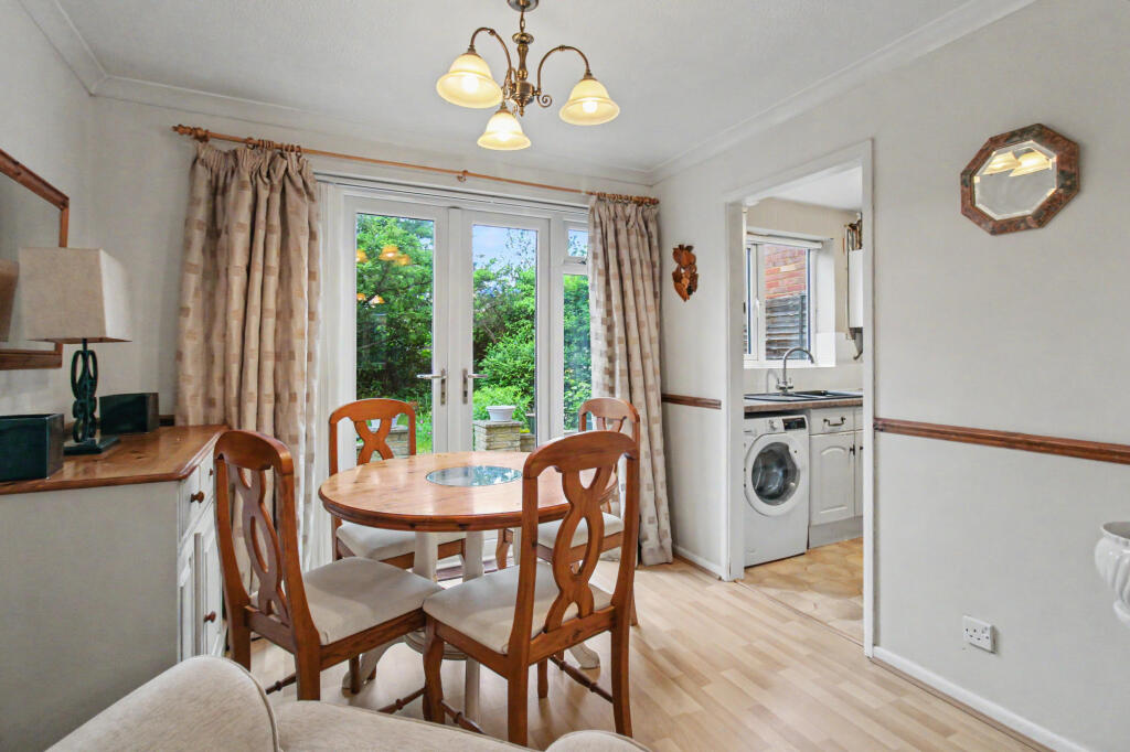 Wargrove Drive, College Town, Sandhurst, GU47 photo 4