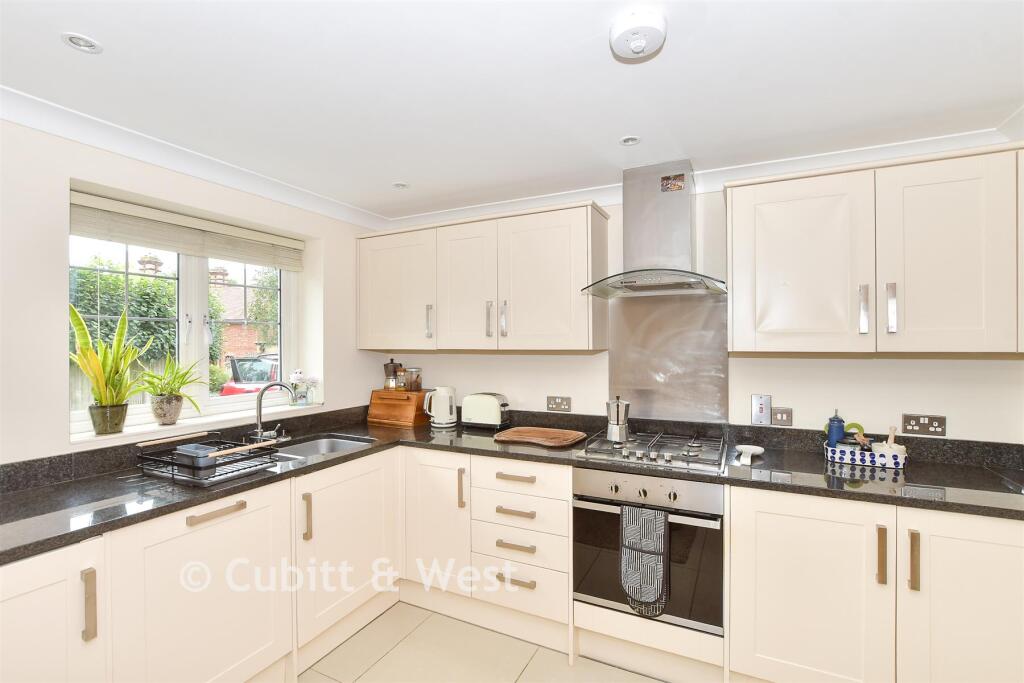 Hempstead Road, Uckfield, East Sussex photo 2