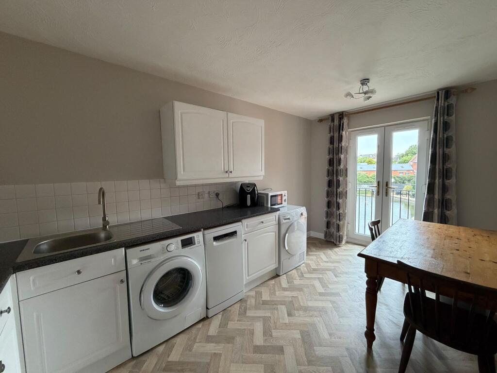 Apartment in Milton Keynes - View 2