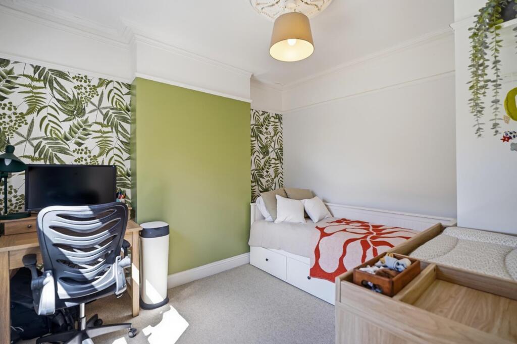 Apartment in London - More
