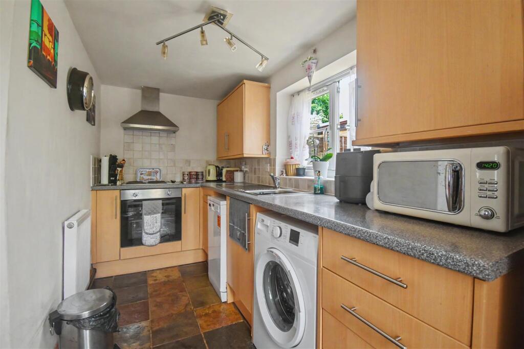 NN17, High Street, Gretton, Corby - View 3