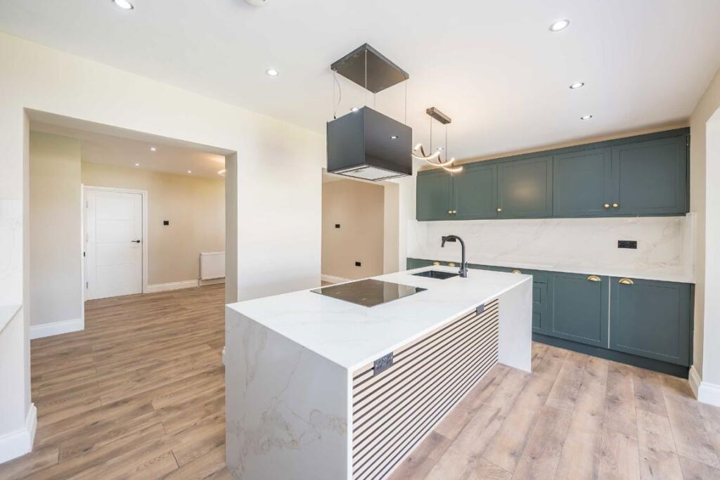 Manor Lane, Sunbury-On-Thames – pohled 4