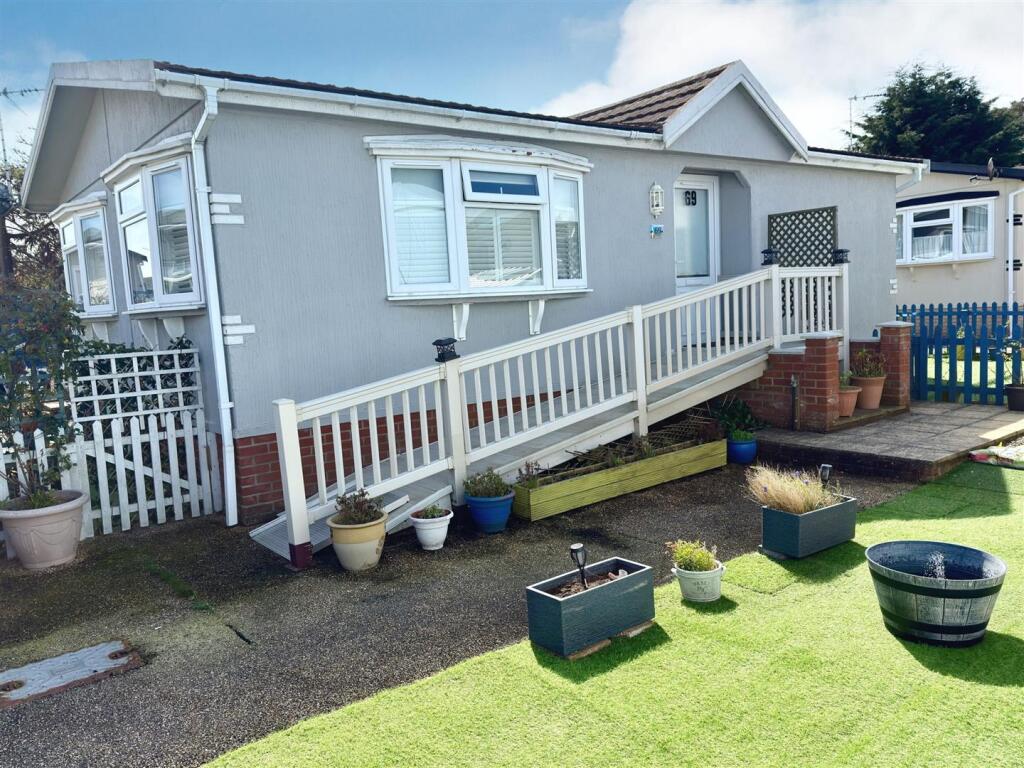 Main image of property: Beach Farm Park, Arbor Lane, Pakefield, Lowestoft, Suffolk