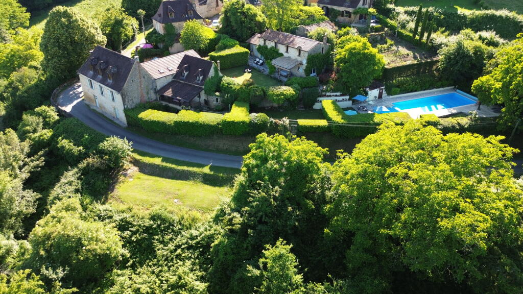 Main image of property: COUX ET BIGAROQUE