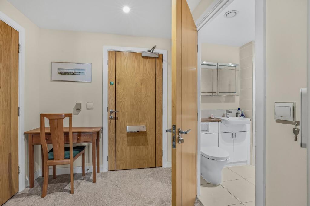 Apartment in Bradford, Middleton Estate, Ilkley - View 3