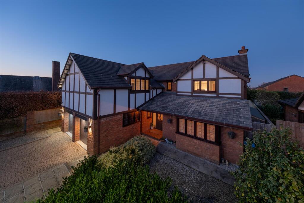 Main image of property: Royal Gardens, Davenham, Cheshire