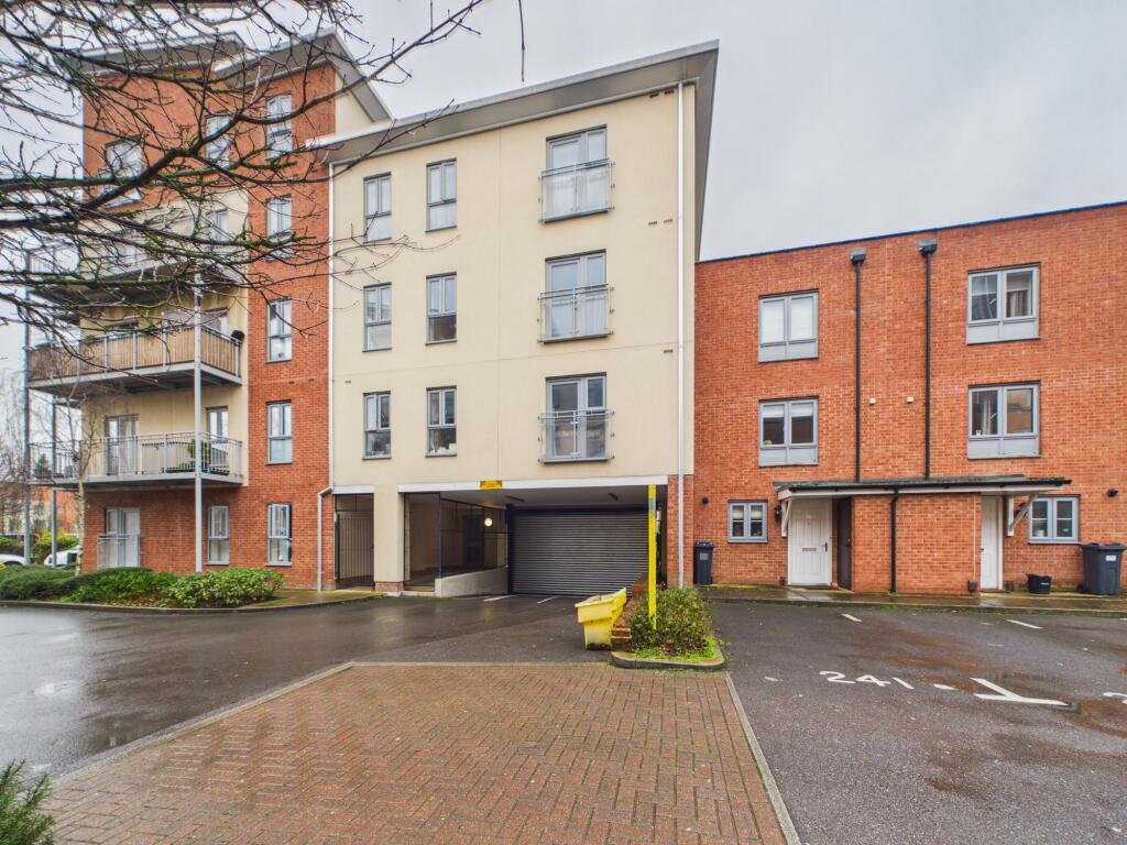 Main image of property: Evesham House, Battle Square, Reading, Reading, RG30