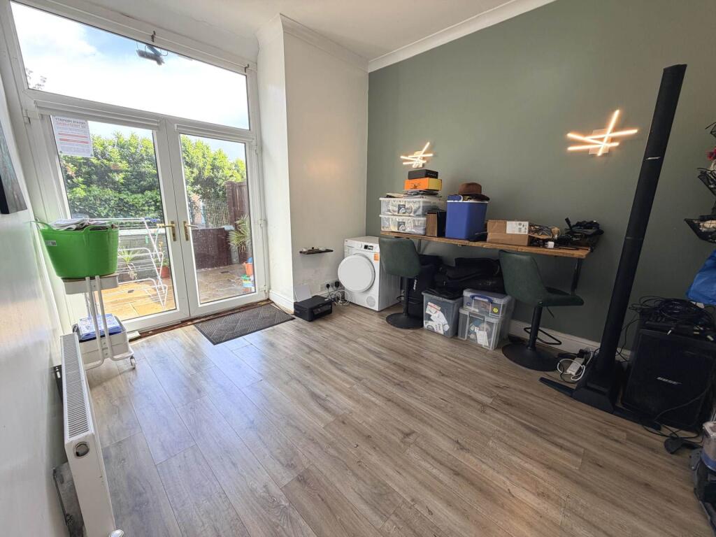 Woodland Grove, Blackpool, FY3 9EZ photo 5