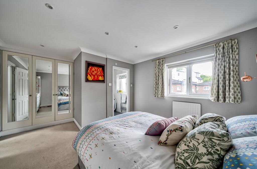 House in London - View 5