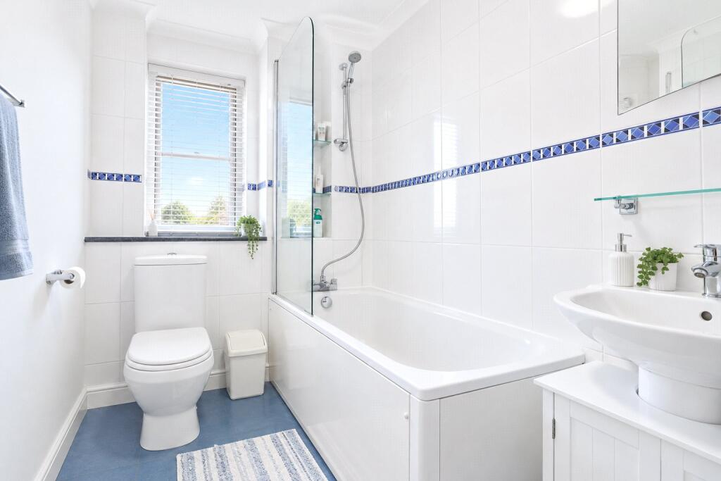 Apartment in Guildford - More
