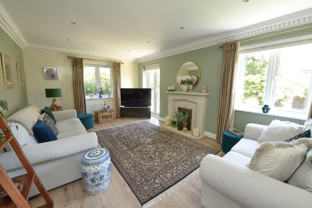 Fullerton Close, Fleet, GU51 1BJ - View 2