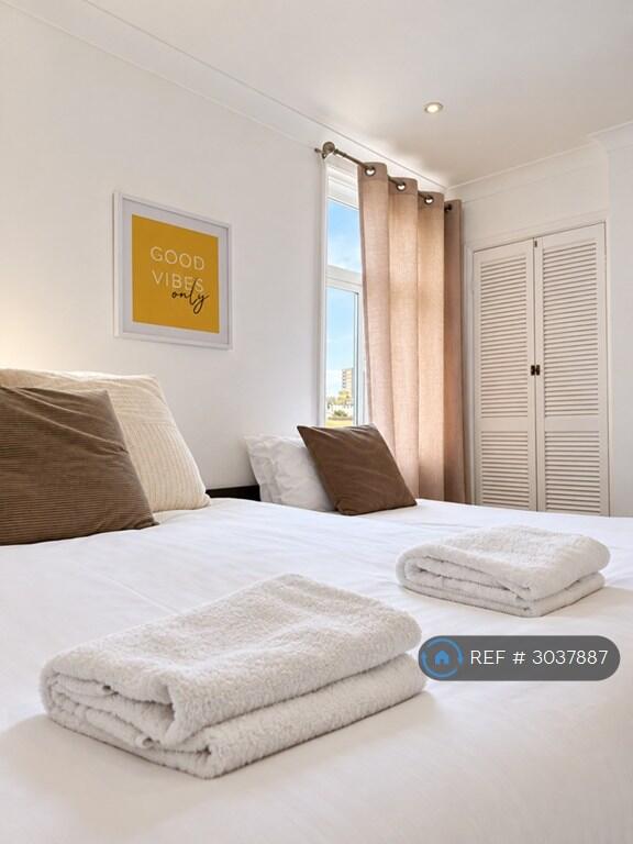 Apartment in Brighton - More