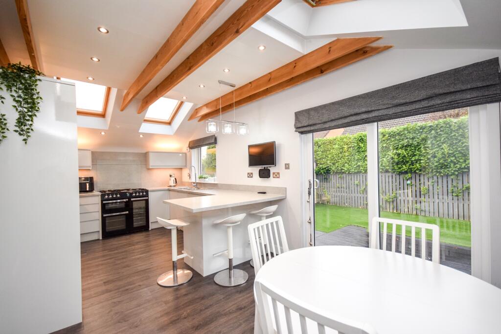 Overton Avenue, Strathaven photo 2