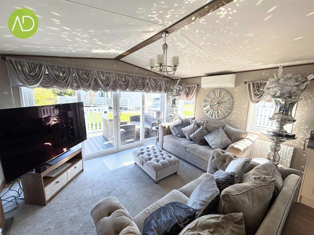 Main image of property: Essex Road, Hoddesdon