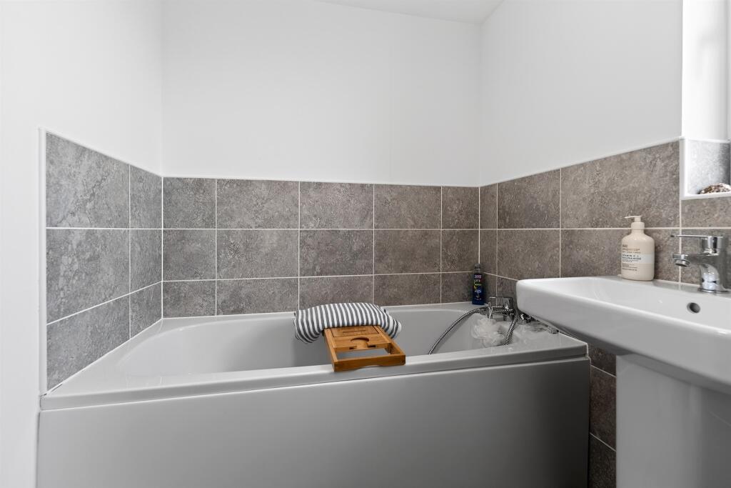 Apartment in Kilmarnock, North Ayrshire - View 3