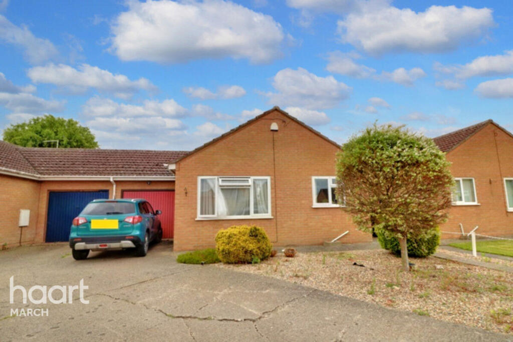 Main image of property: Smiths Chase, March