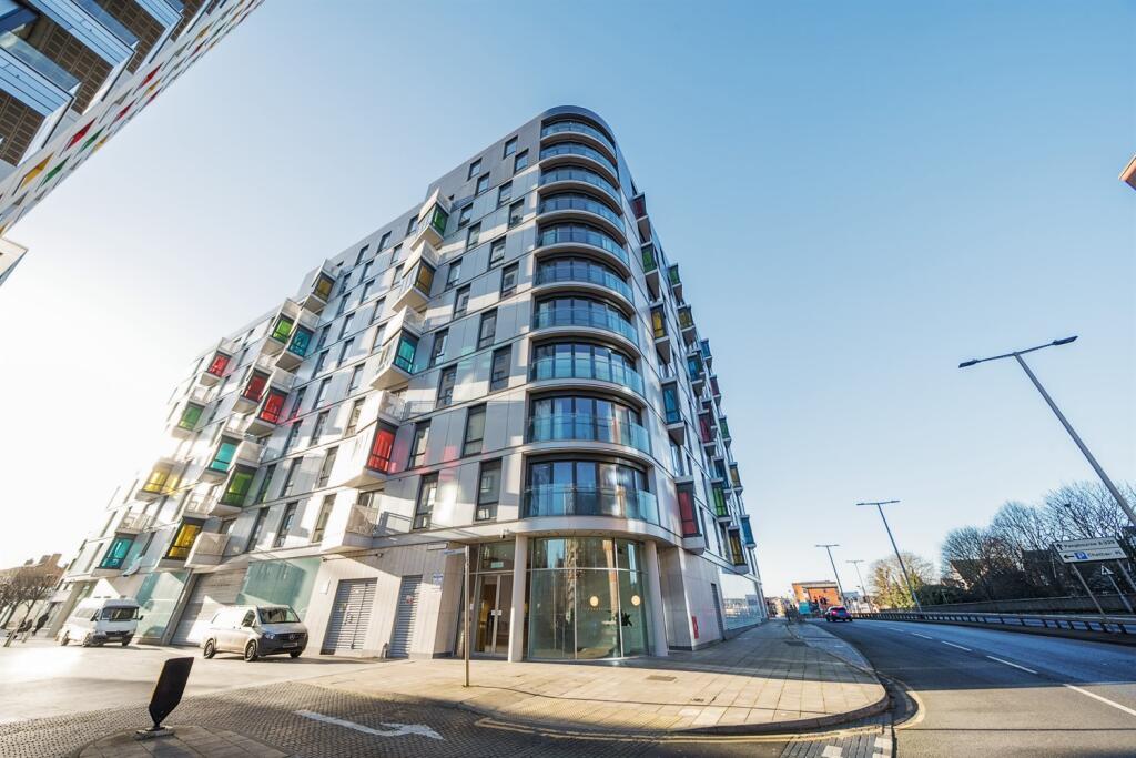 Main image of property: Hunsaker, Alfred Street, Reading, RG1
