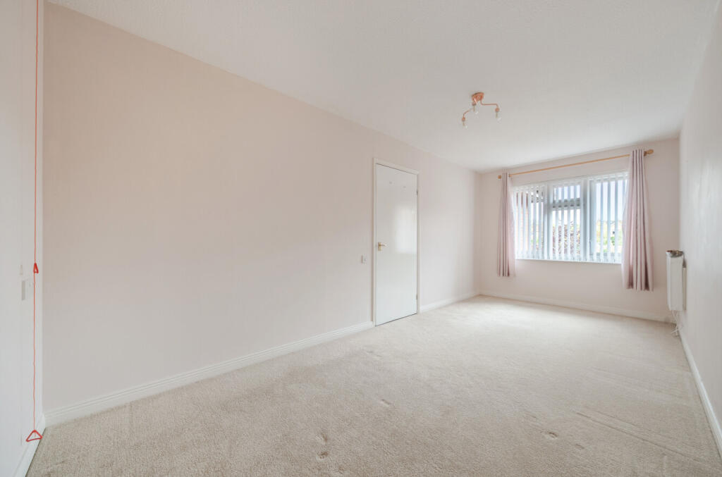 Apartment in Guildford, Surrey - View 5