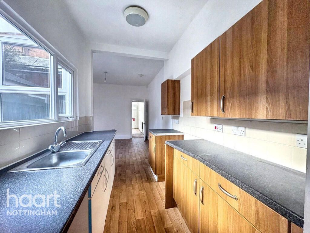 68 Exeter Road photo 4
